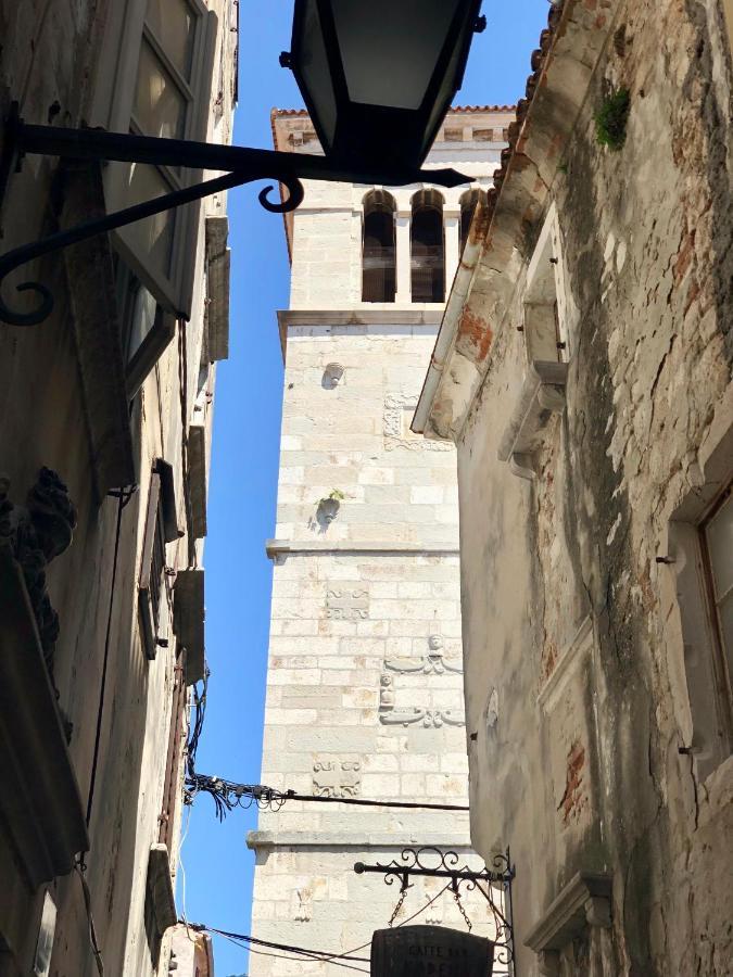 Seayou!***charming 1-bedroom Unit In The Old Center Of * Cres